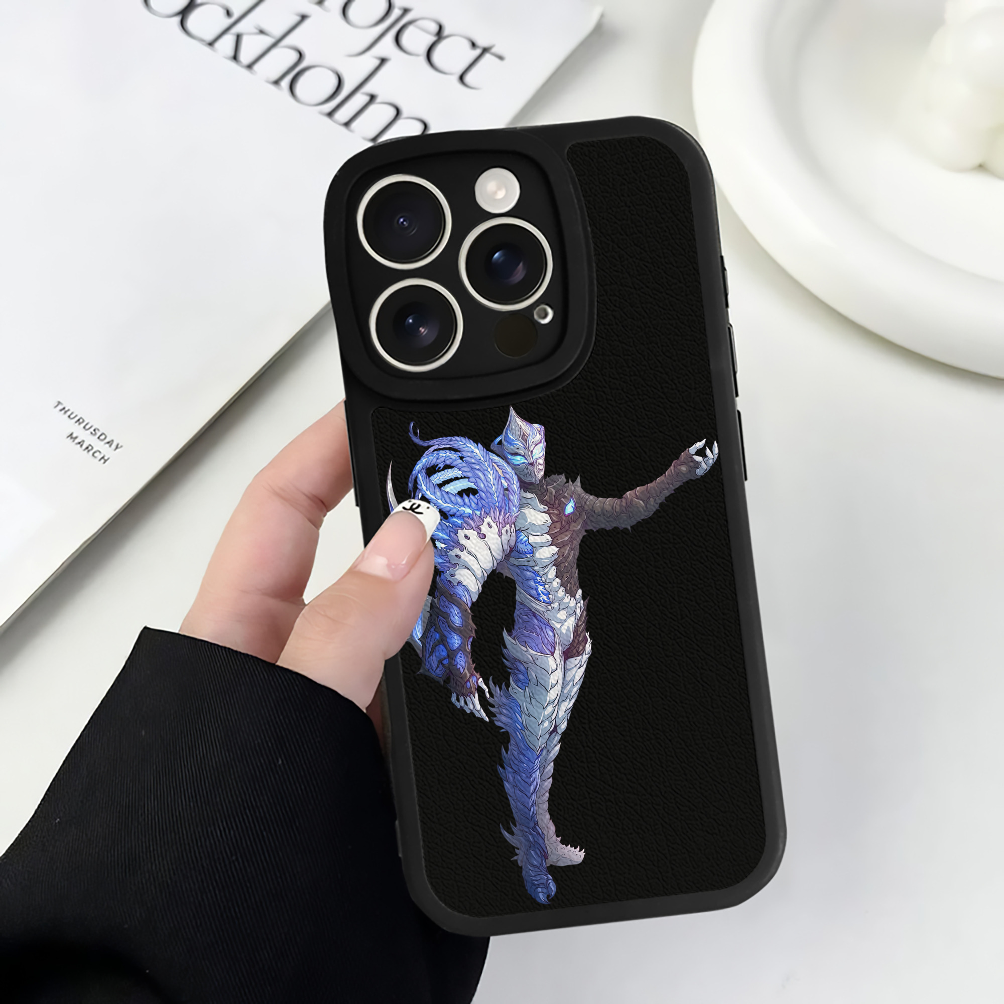 （画像用） ウルトラマン Ultraman 【iPhone 16シリーズ対応】シリコンスマホケース（レザー調） 材質：シリコン